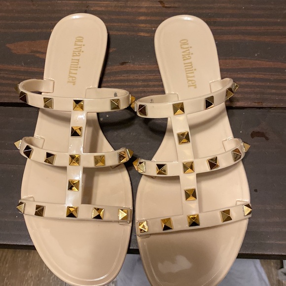 Olivia Miller Jelly Sandals - Picture 10 of 10